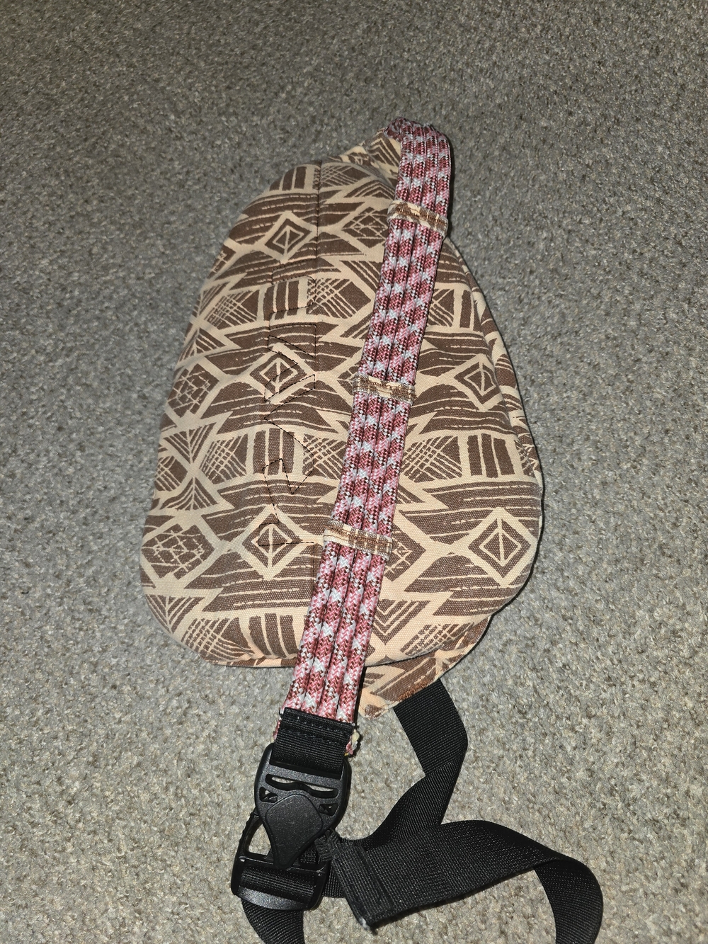 KAVU Brown & Tan Patterned Sling Rope Bag - Picture 4 of 6